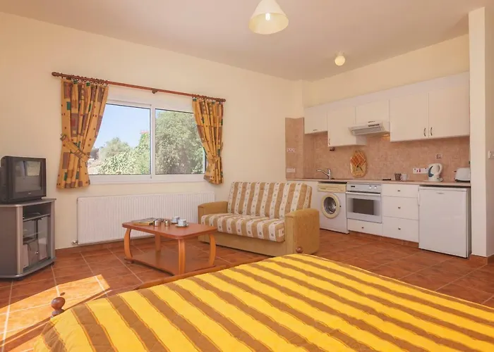 Thekla Court * Polis