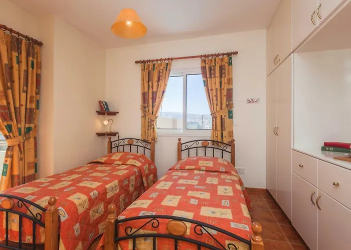 Thekla Court * Polis