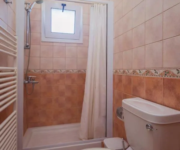 Thekla Court * Polis